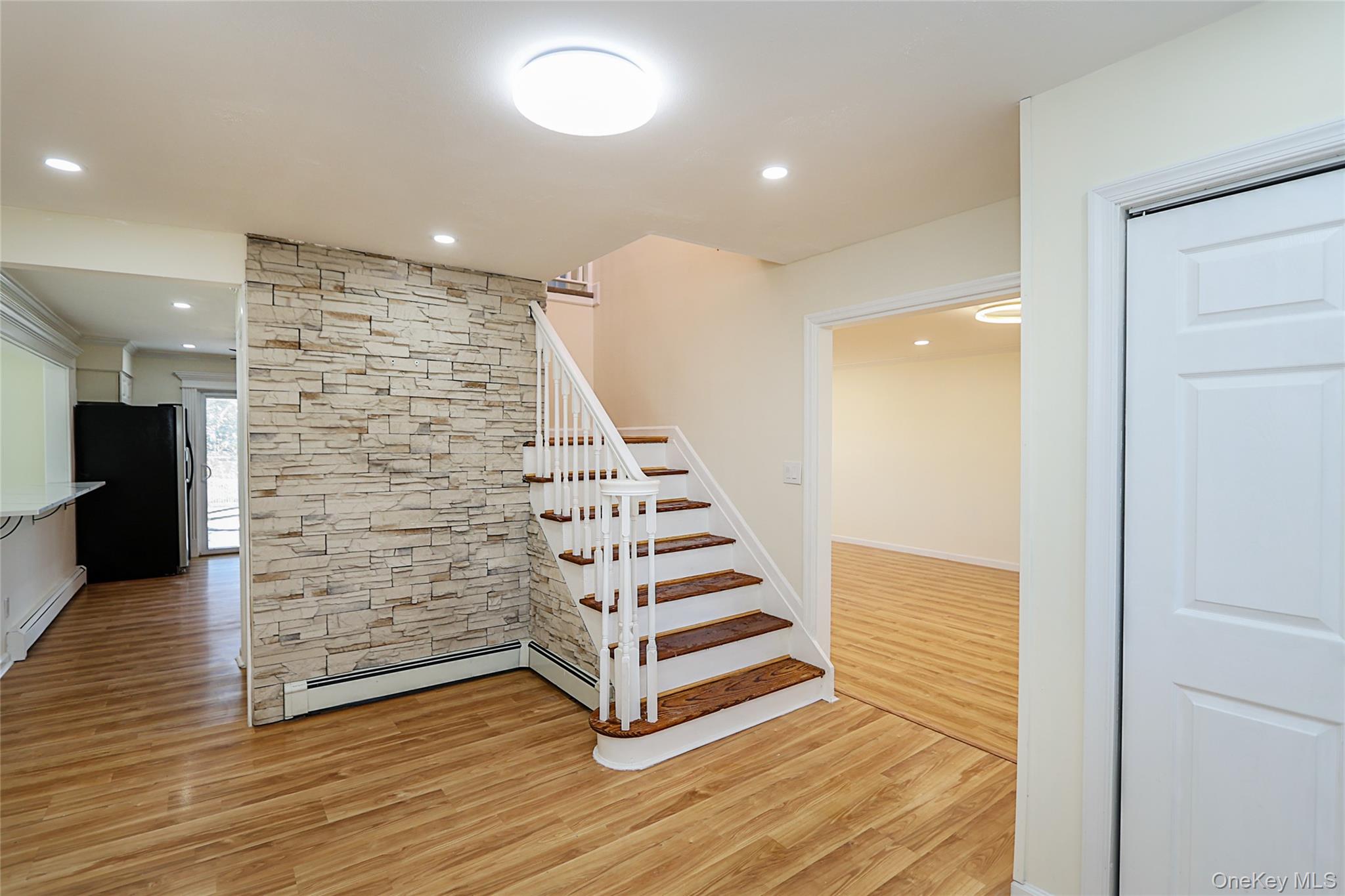 #4 photo, 1 Deer Lake Drive, North Babylon , NY 11703