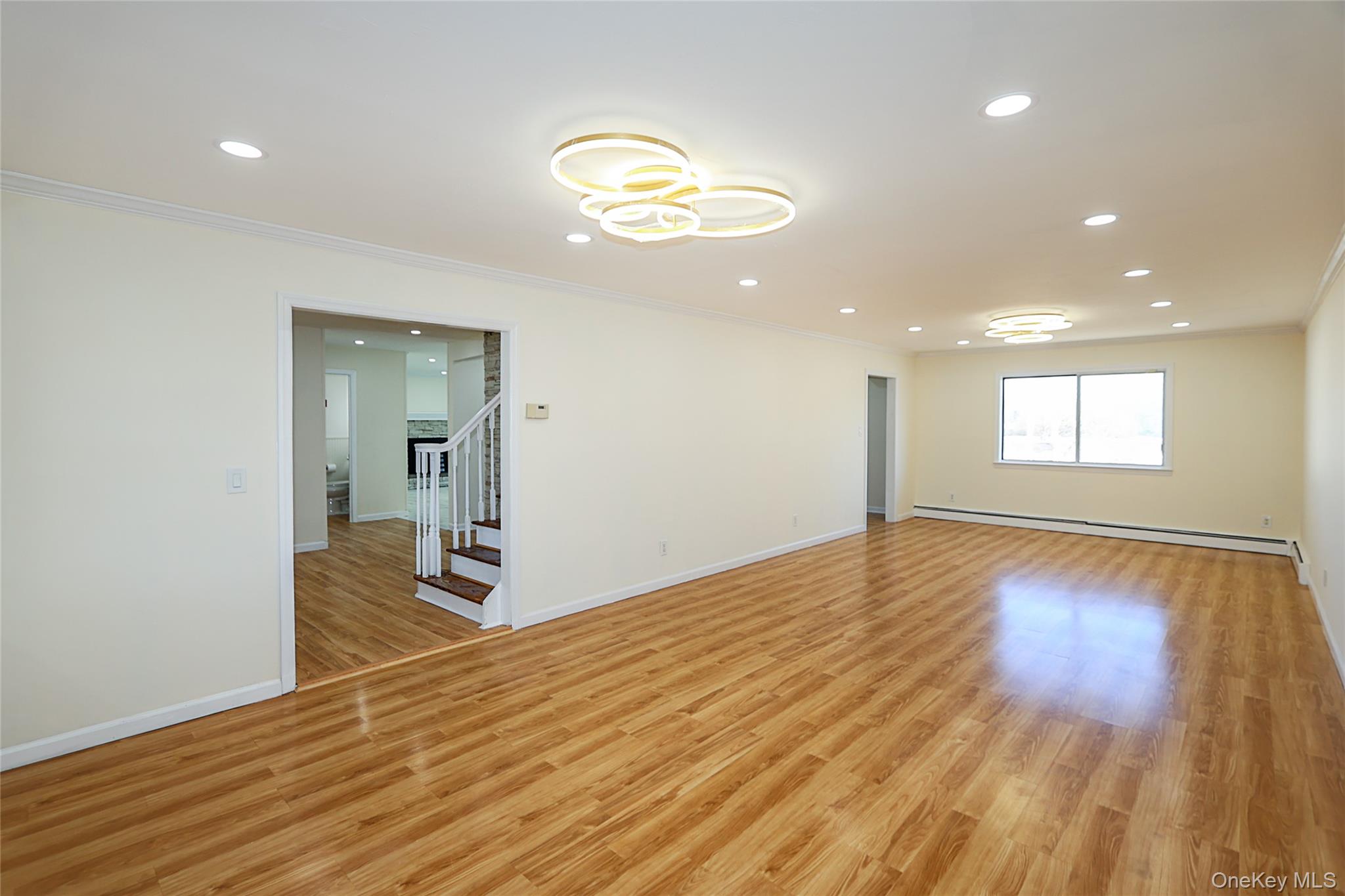 #7 photo, 1 Deer Lake Drive, North Babylon , NY 11703