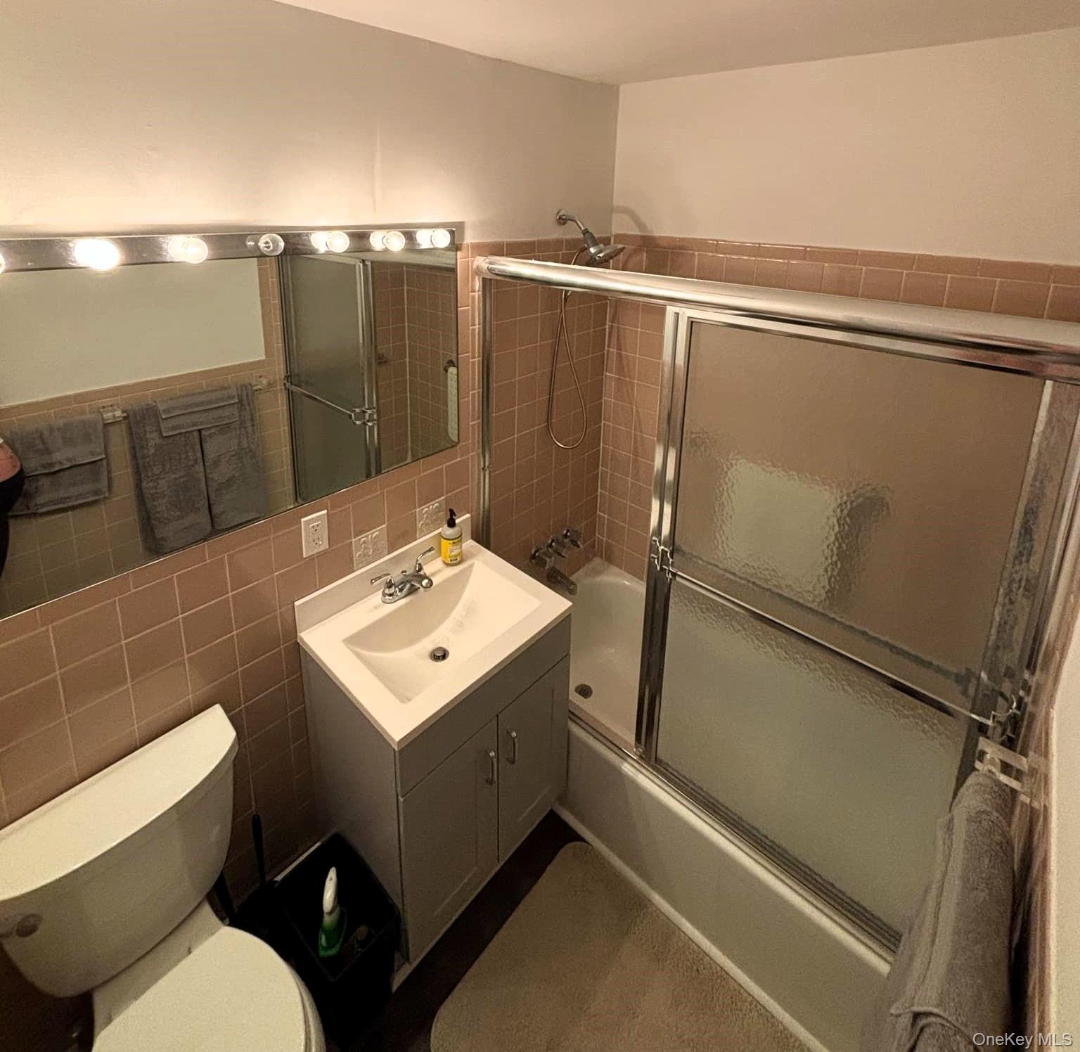 #13 photo, 26 Layton Avenue, Southampton , NY 11968