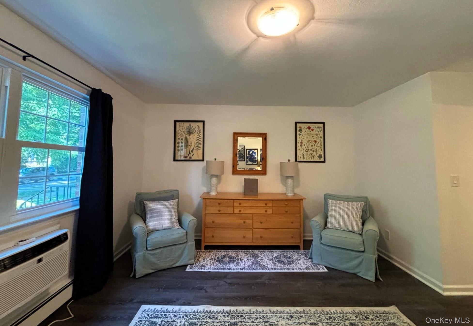 #20 photo, 26 Layton Avenue, Southampton , NY 11968