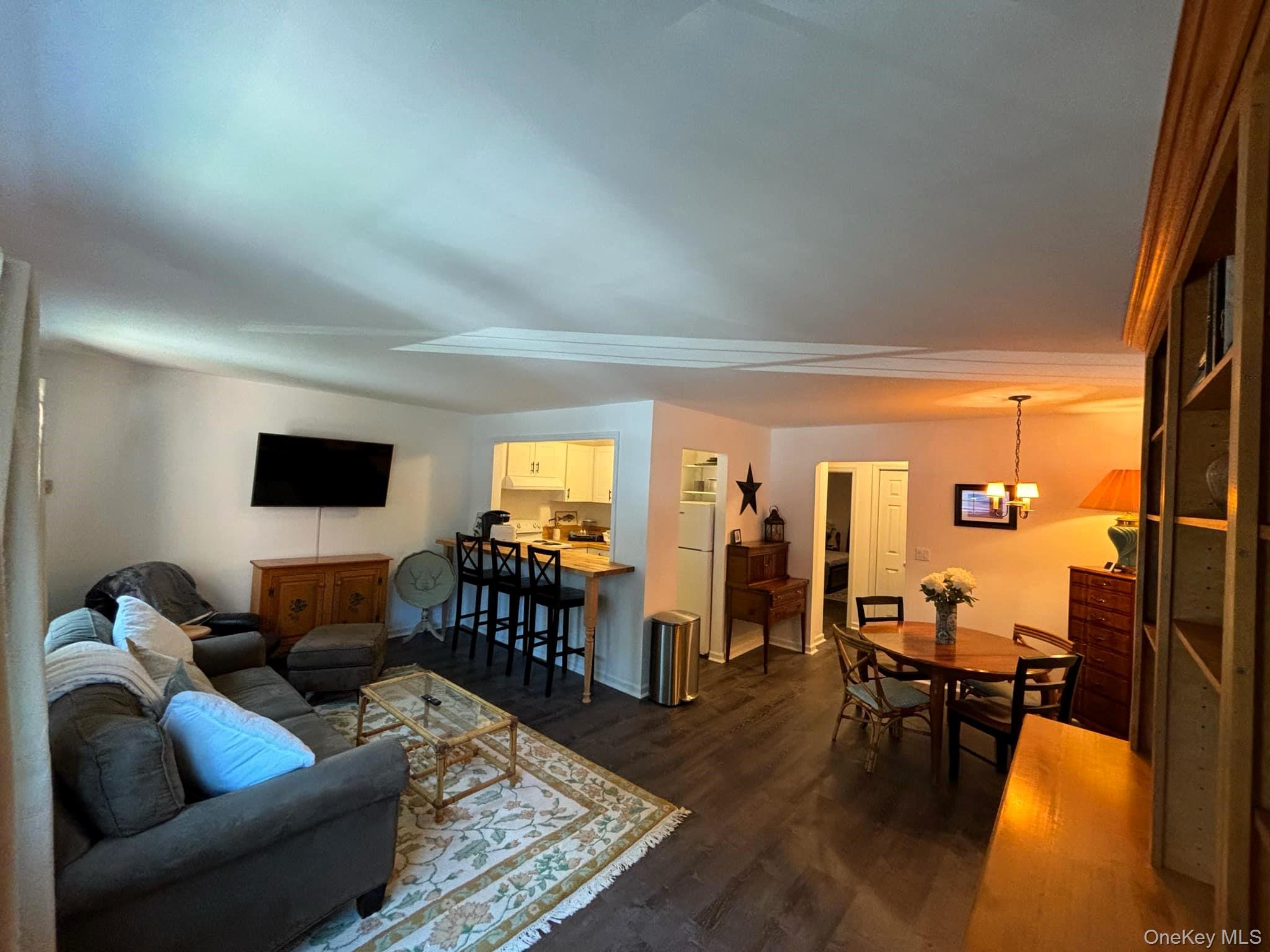 #6 photo, 26 Layton Avenue, Southampton , NY 11968