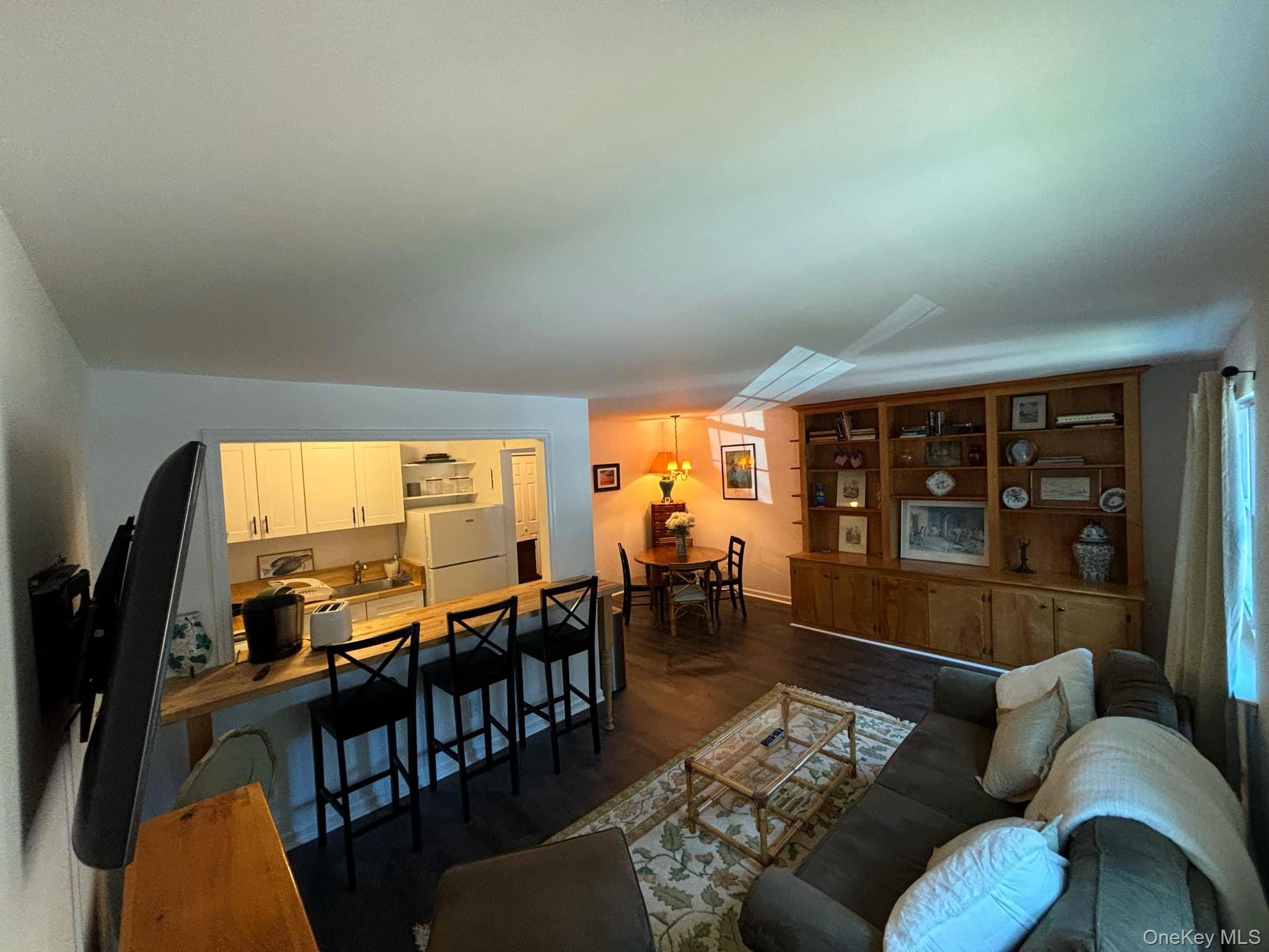 #7 photo, 26 Layton Avenue, Southampton , NY 11968