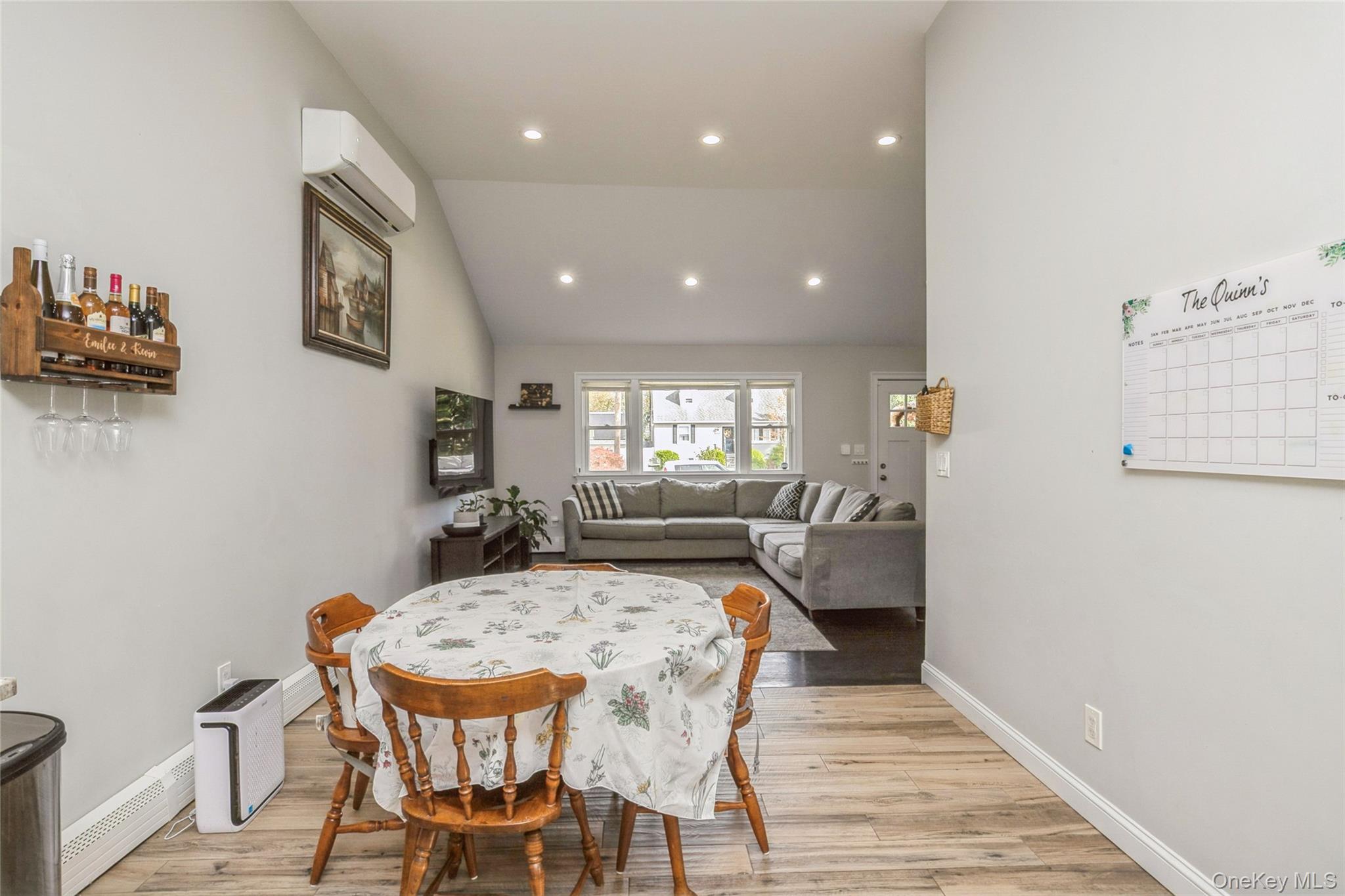 #18 photo, 1692 Feureisen Avenue, Bohemia , NY 11716