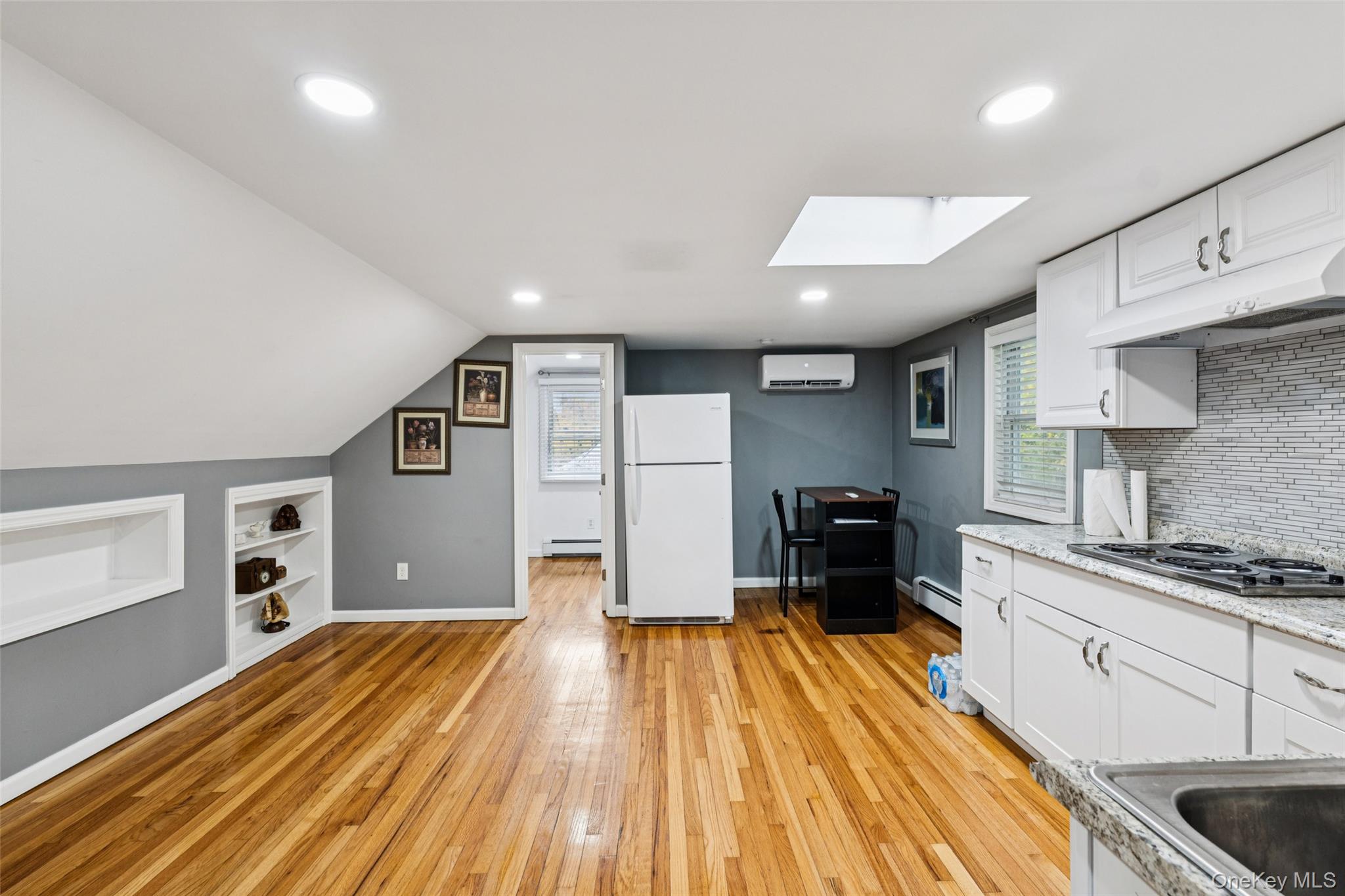 #8 photo, 24 Waterside Avenue, Northport , NY 11768