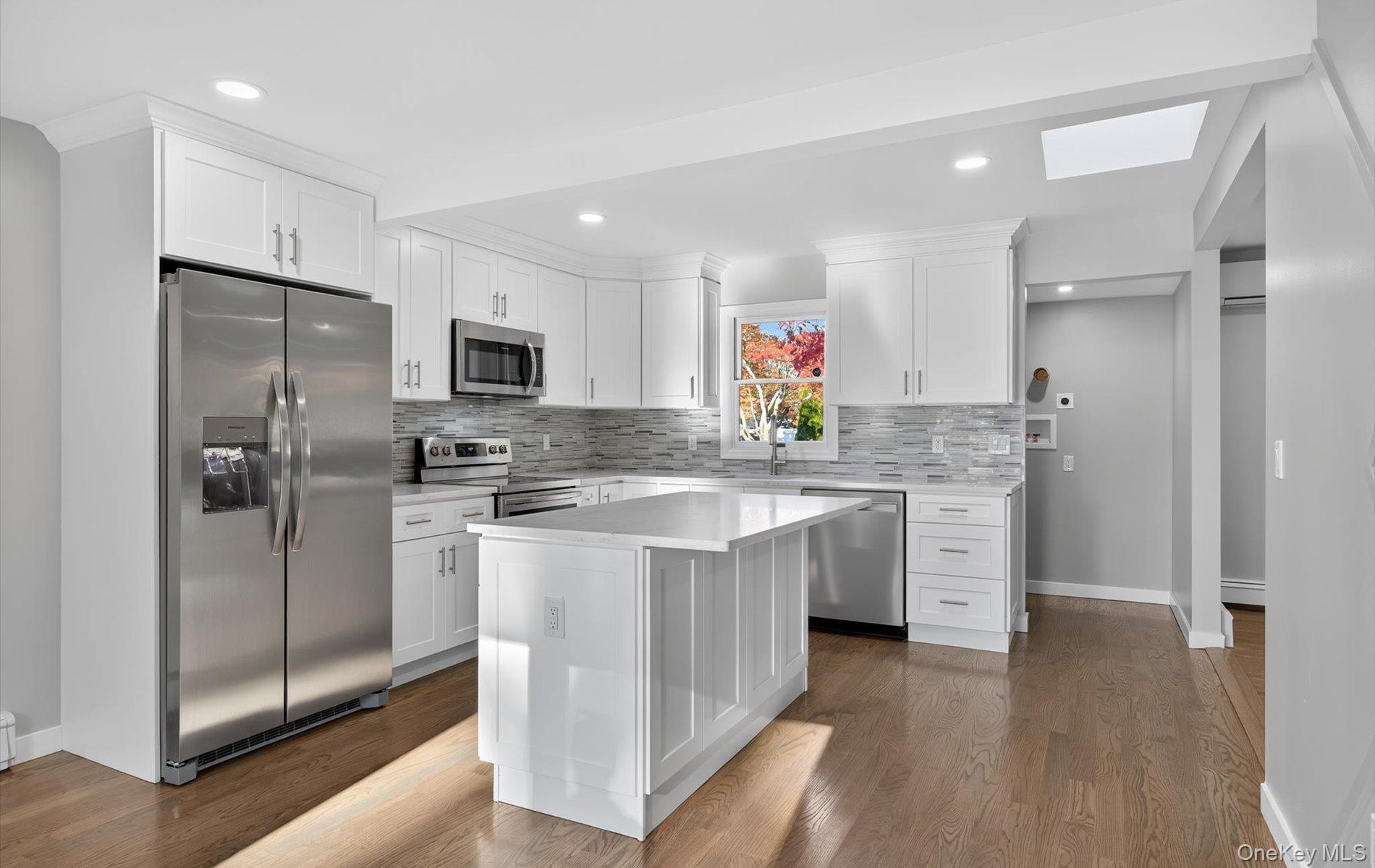 #8 photo, 14 Muncey Road, Bay Shore , NY 11706