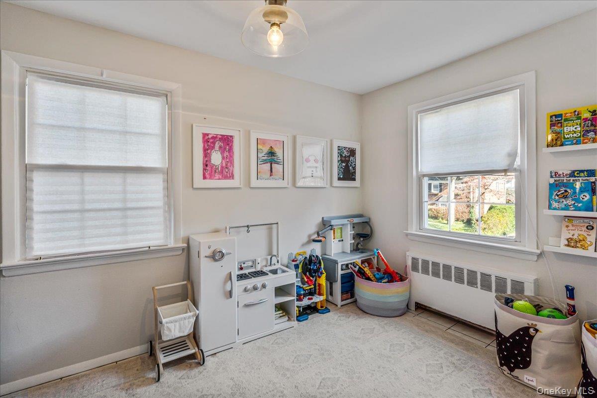 #16 photo, 53 Stuart Place, Manhasset , NY 11030