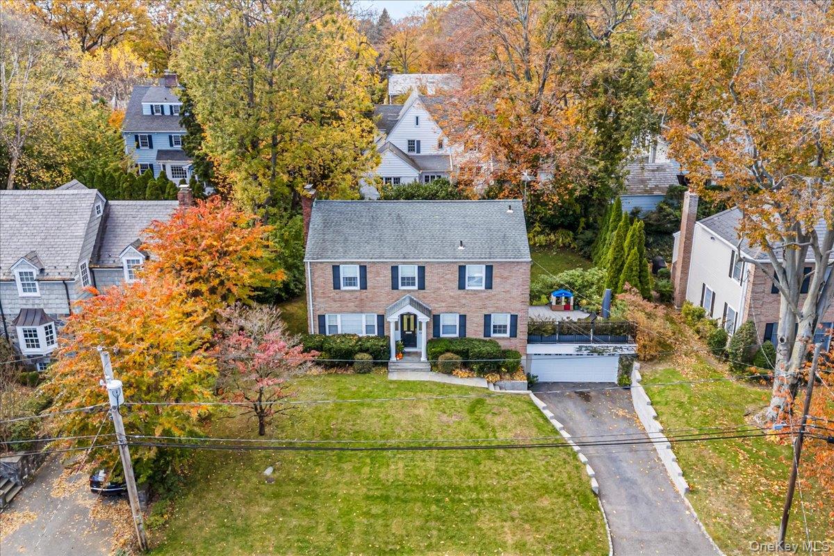 #2 photo, 53 Stuart Place, Manhasset , NY 11030