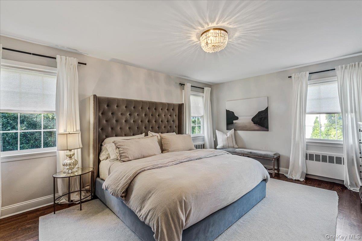 #20 photo, 53 Stuart Place, Manhasset , NY 11030