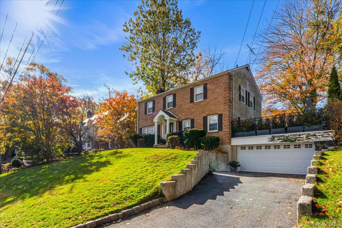 #4 photo, 53 Stuart Place, Manhasset , NY 11030