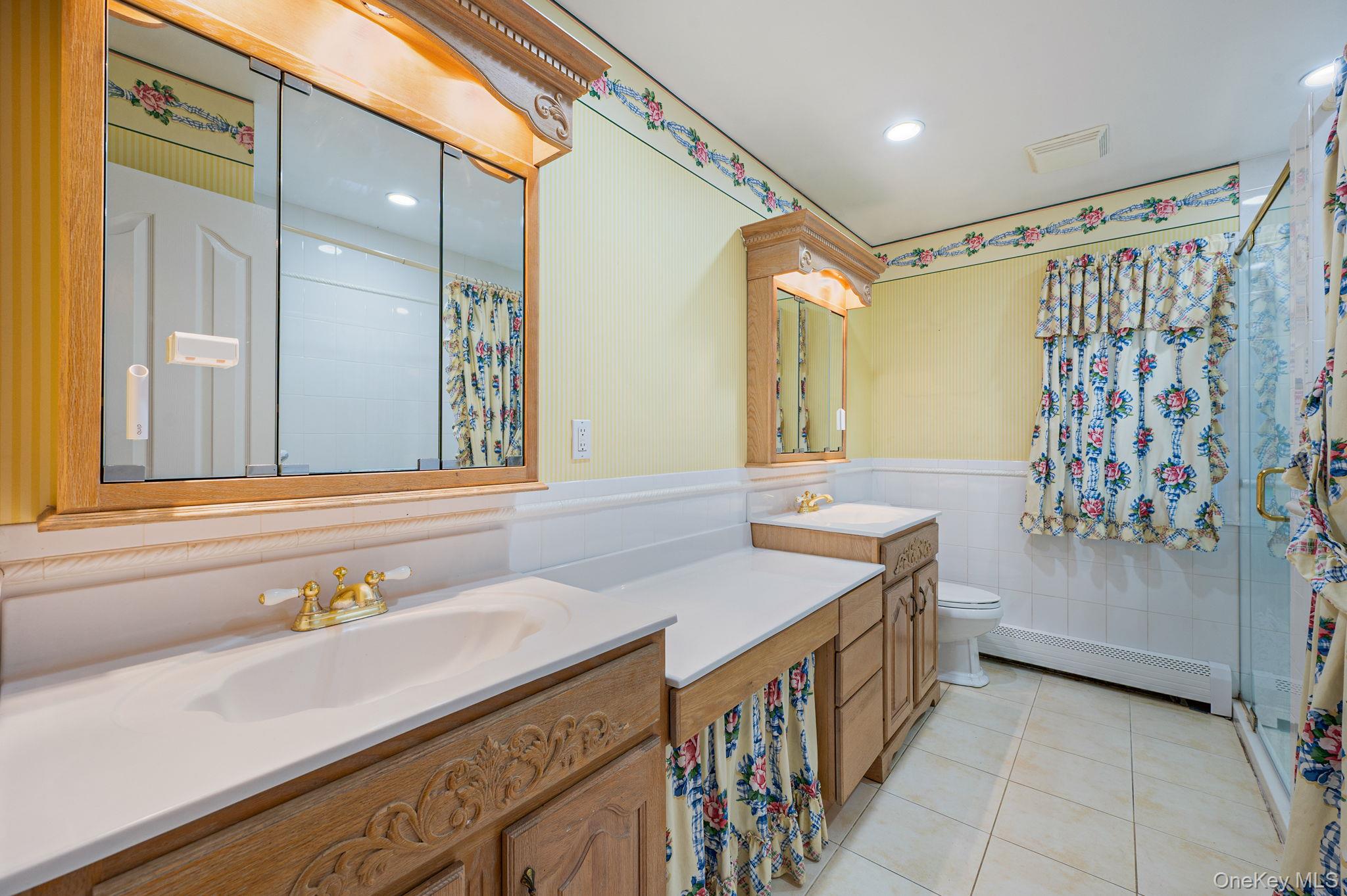 #16 photo, 1023 Maple Lane, New Hyde Park , NY 11040