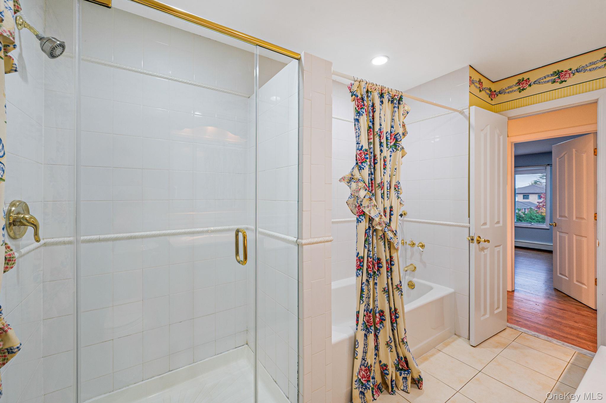 #17 photo, 1023 Maple Lane, New Hyde Park , NY 11040