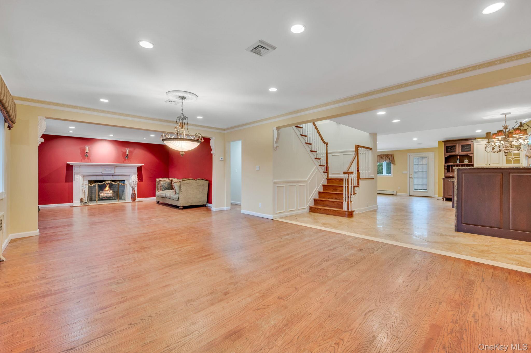 #2 photo, 1023 Maple Lane, New Hyde Park , NY 11040