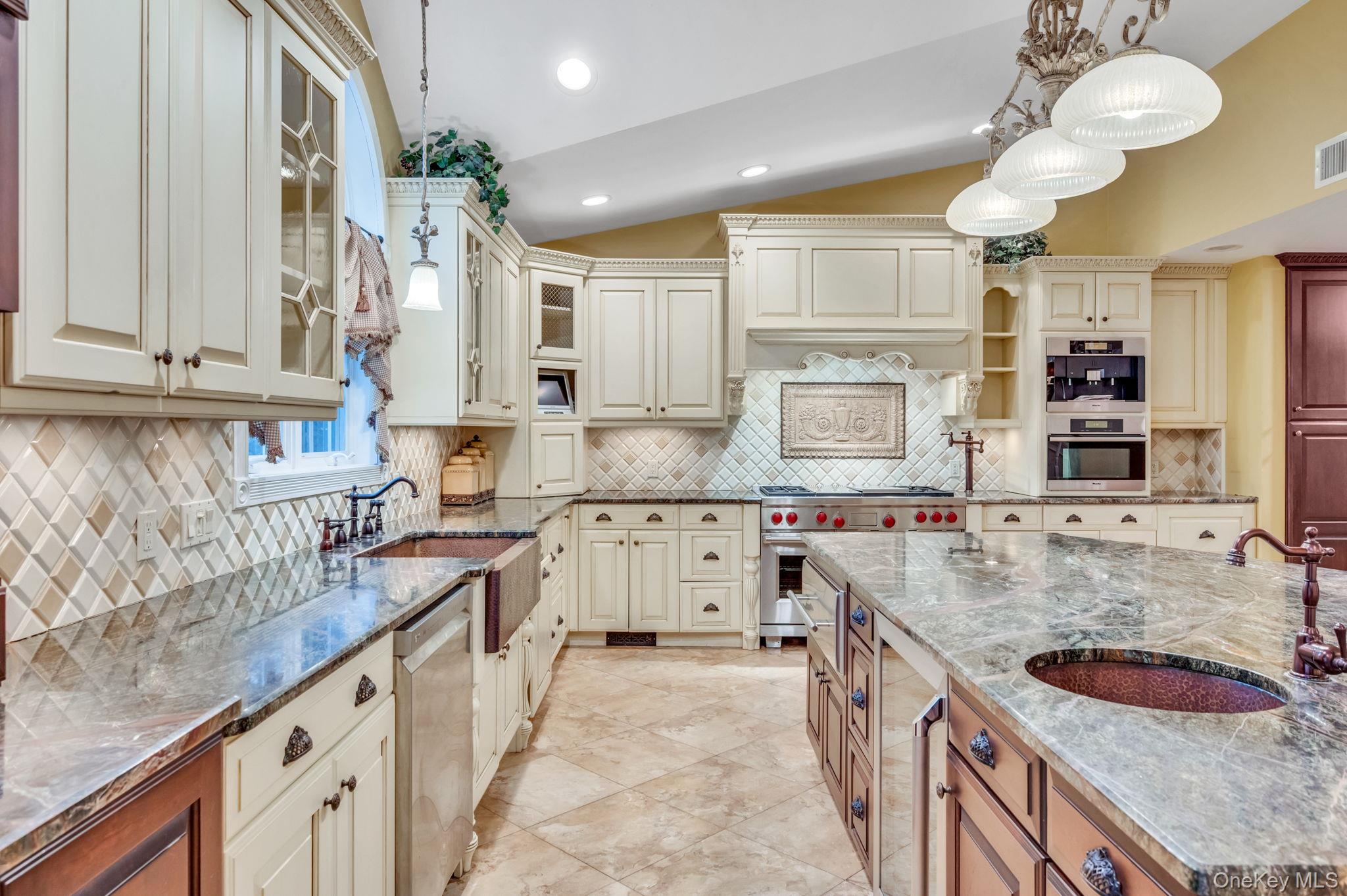 #4 photo, 1023 Maple Lane, New Hyde Park , NY 11040