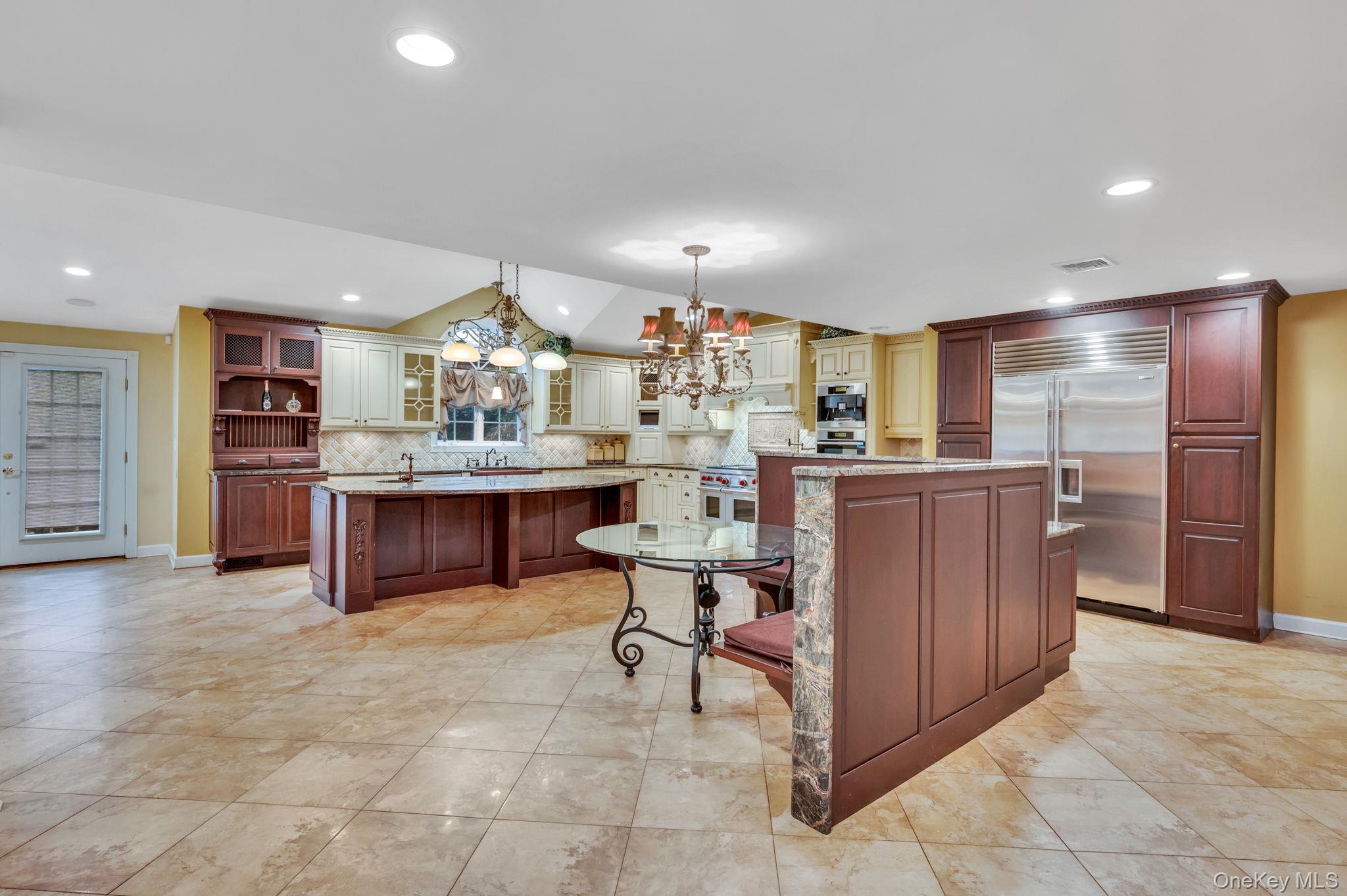 #5 photo, 1023 Maple Lane, New Hyde Park , NY 11040