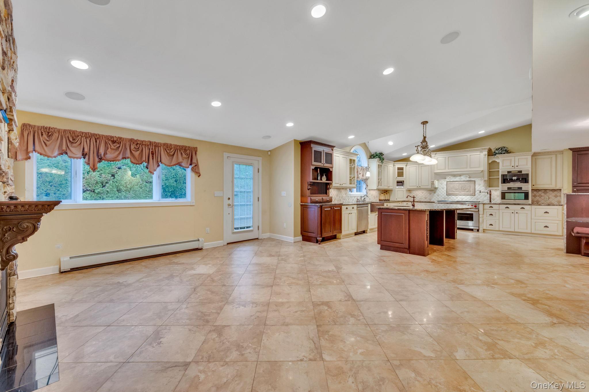 #7 photo, 1023 Maple Lane, New Hyde Park , NY 11040