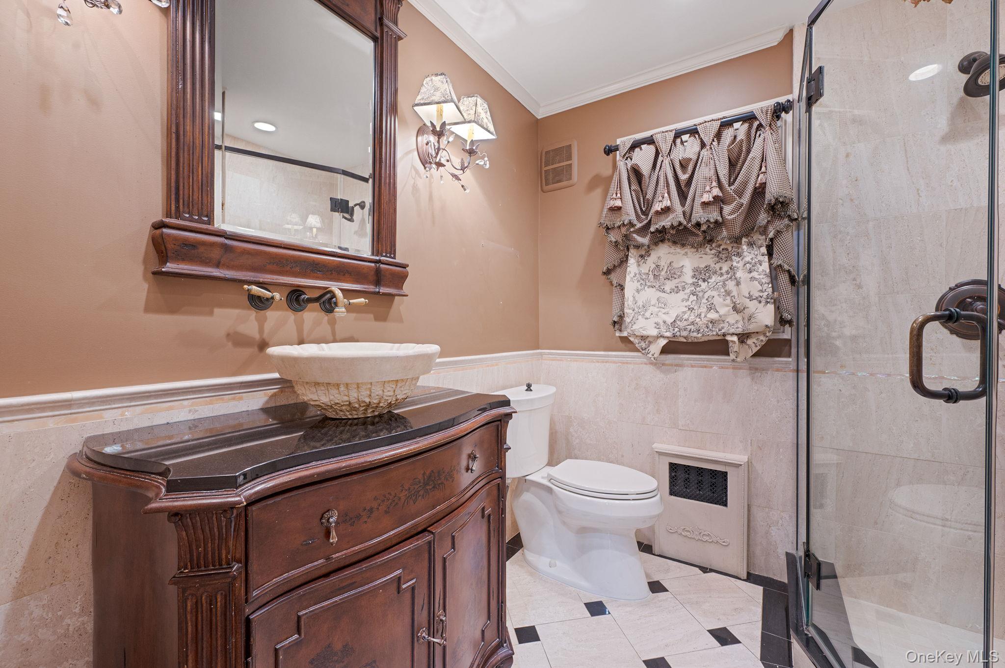 #9 photo, 1023 Maple Lane, New Hyde Park , NY 11040