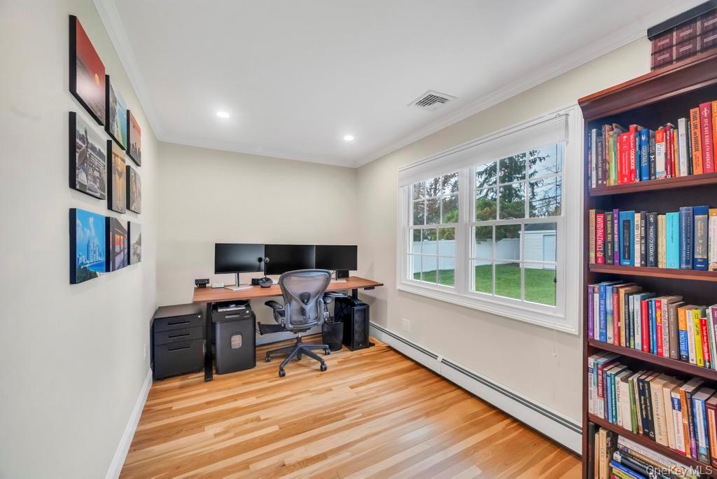 #10 photo, 311 Devon Lane, Smithtown , NY 11787