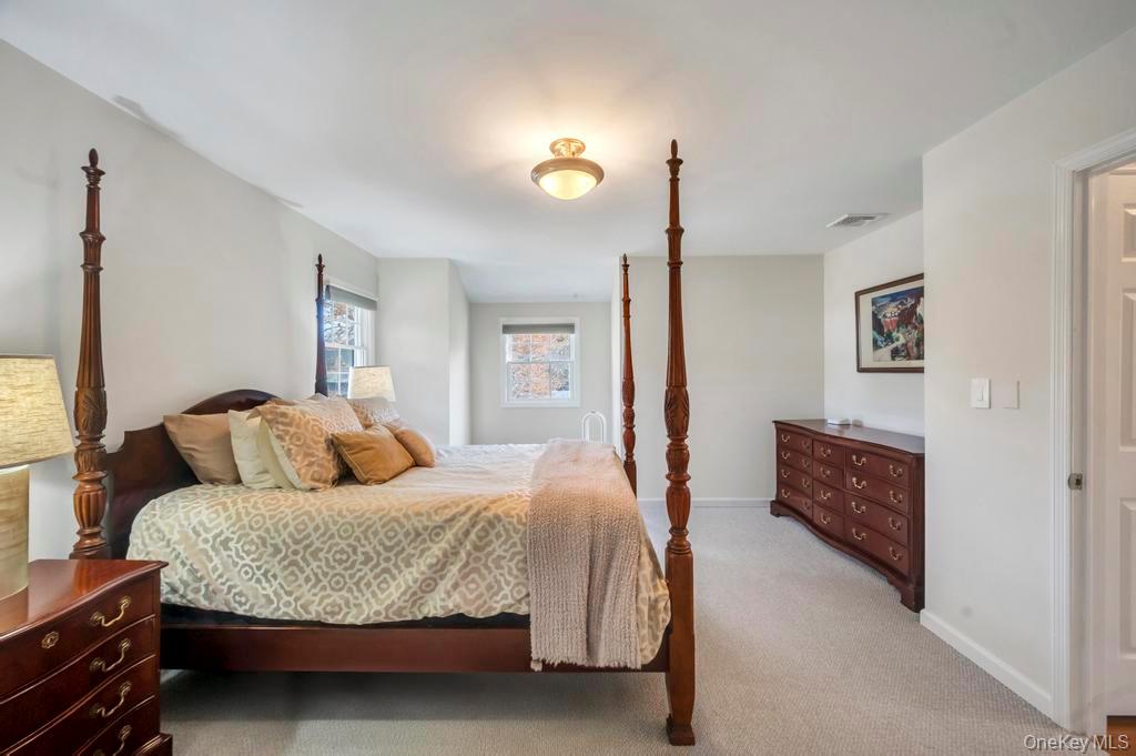 #16 photo, 311 Devon Lane, Smithtown , NY 11787