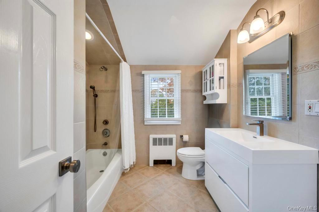 #18 photo, 311 Devon Lane, Smithtown , NY 11787