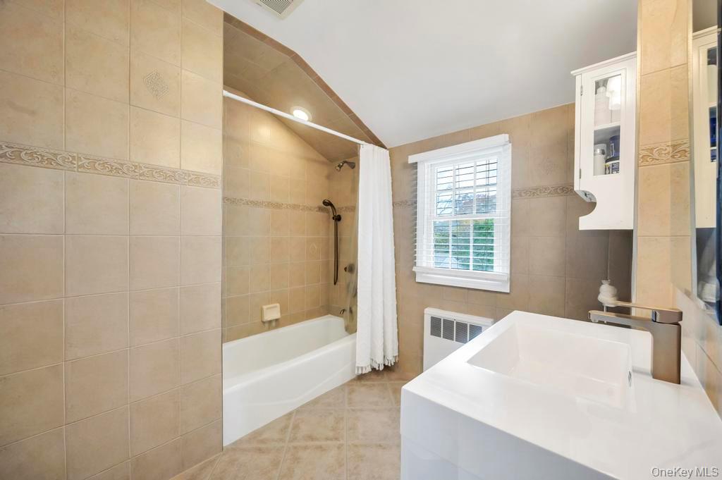 #19 photo, 311 Devon Lane, Smithtown , NY 11787