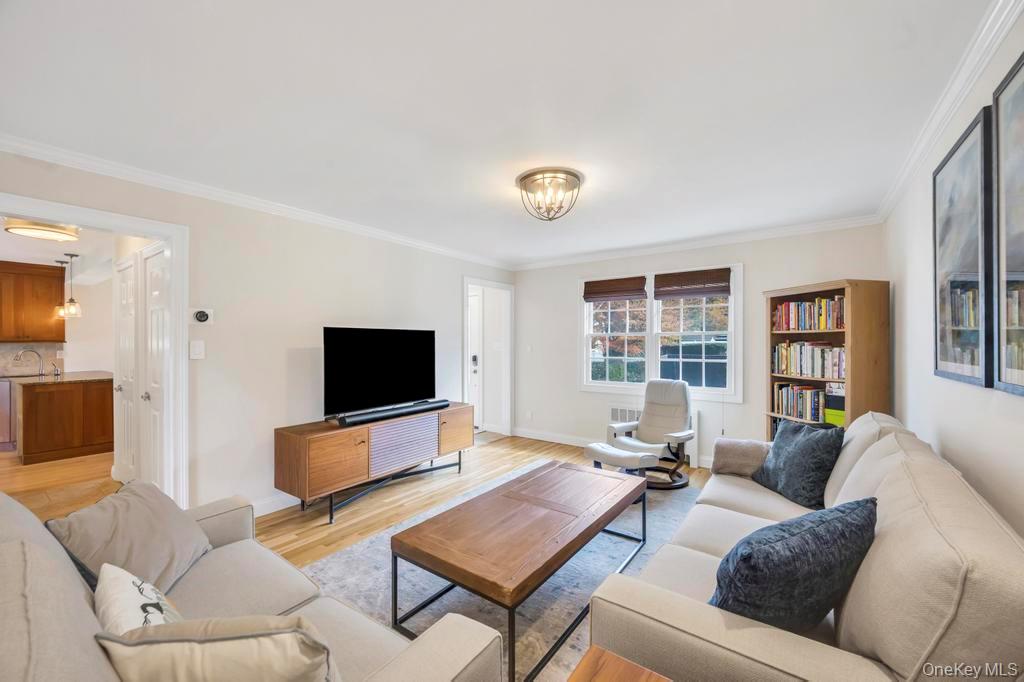 #4 photo, 311 Devon Lane, Smithtown , NY 11787