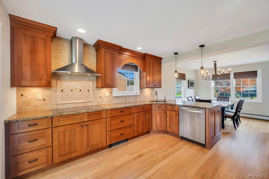 #6 photo, 311 Devon Lane, Smithtown , NY 11787