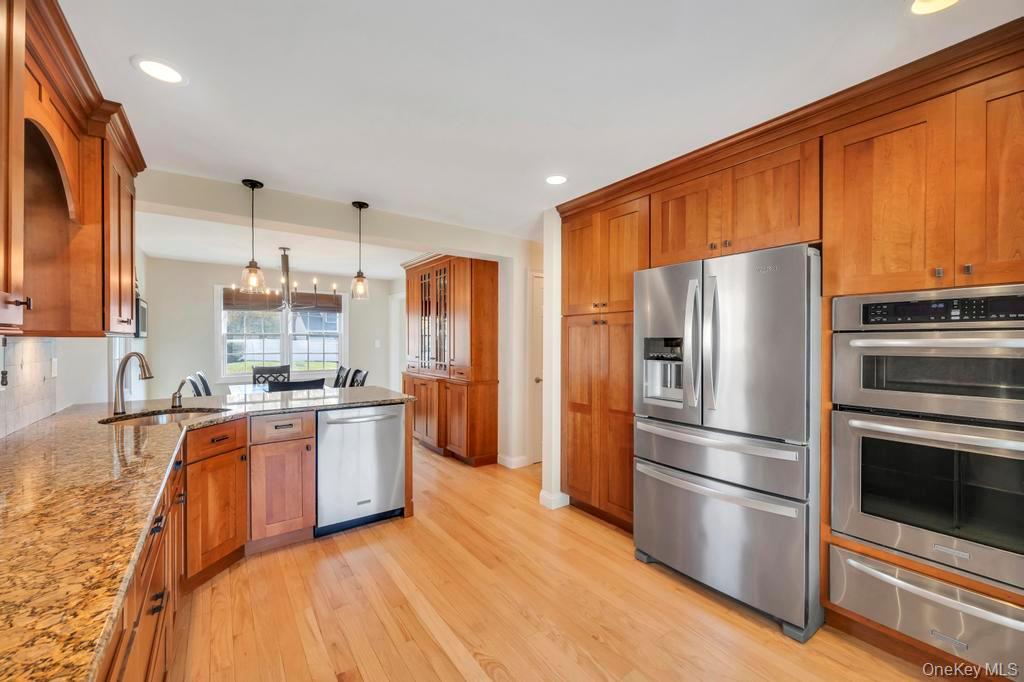 #7 photo, 311 Devon Lane, Smithtown , NY 11787