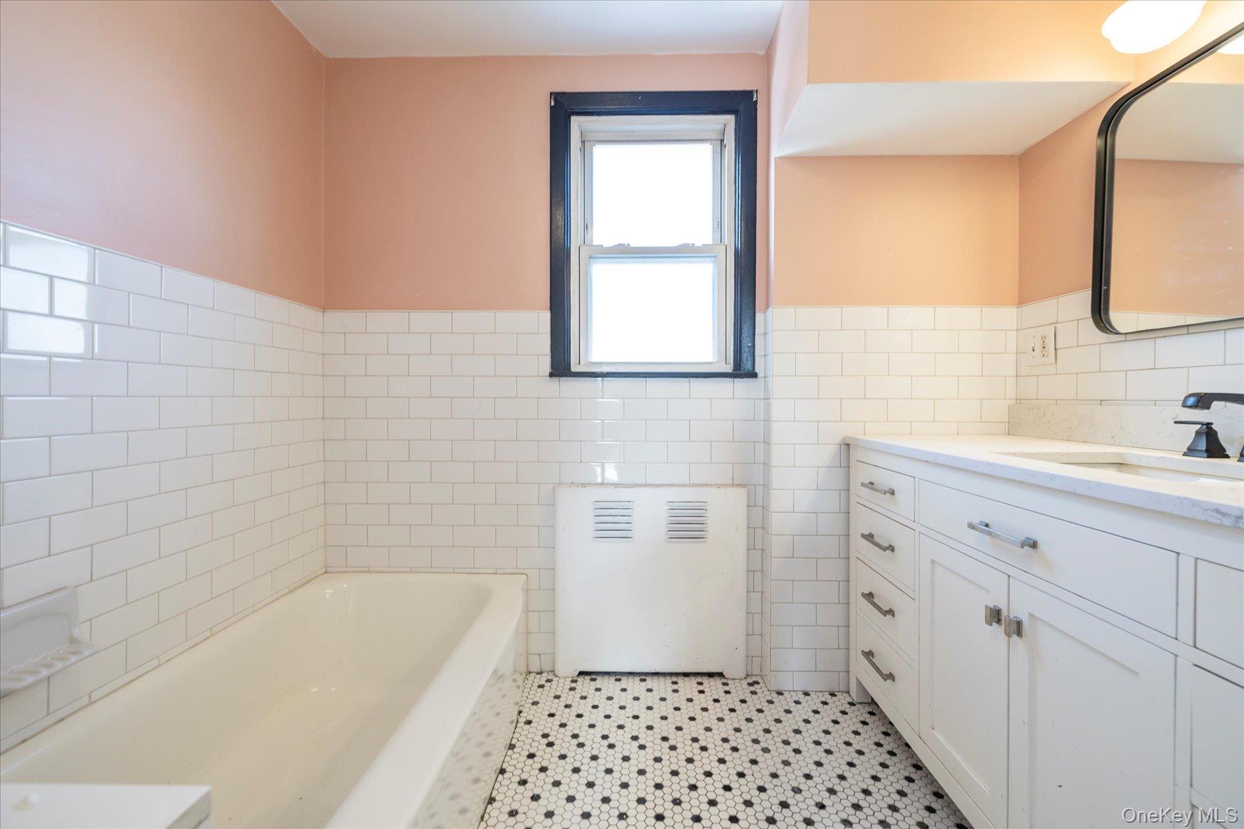 #20 photo, 53 Ocean Avenue, Malverne , NY 11565