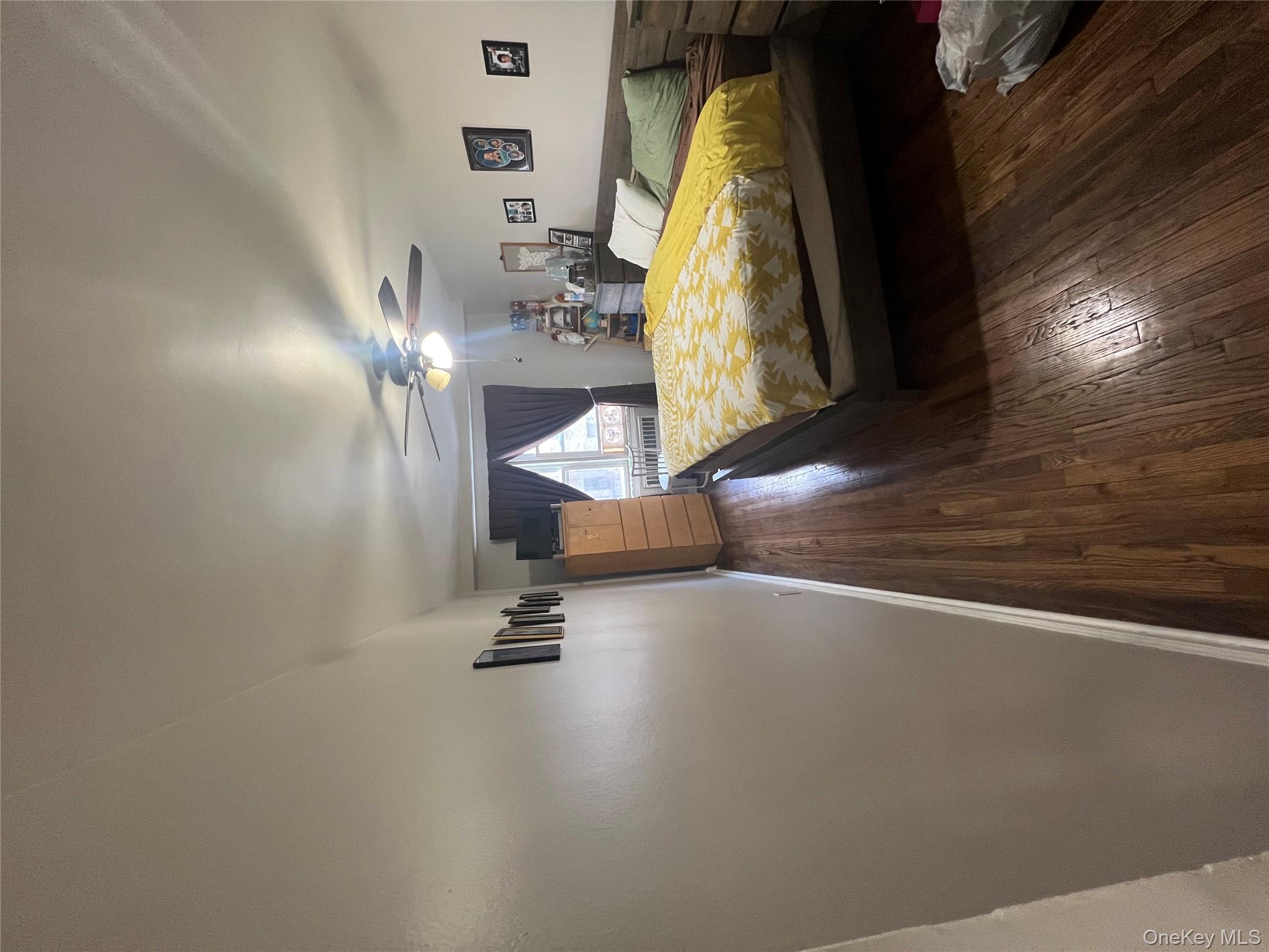 #10 photo, 2080 Barnes Avenue, Bronx , NY 10462