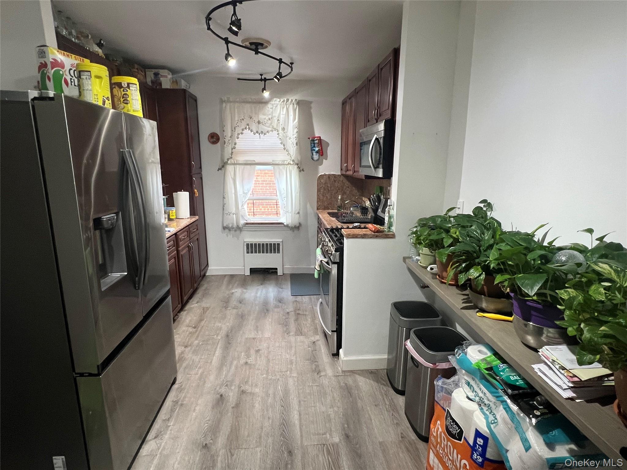 #5 photo, 2080 Barnes Avenue, Bronx , NY 10462