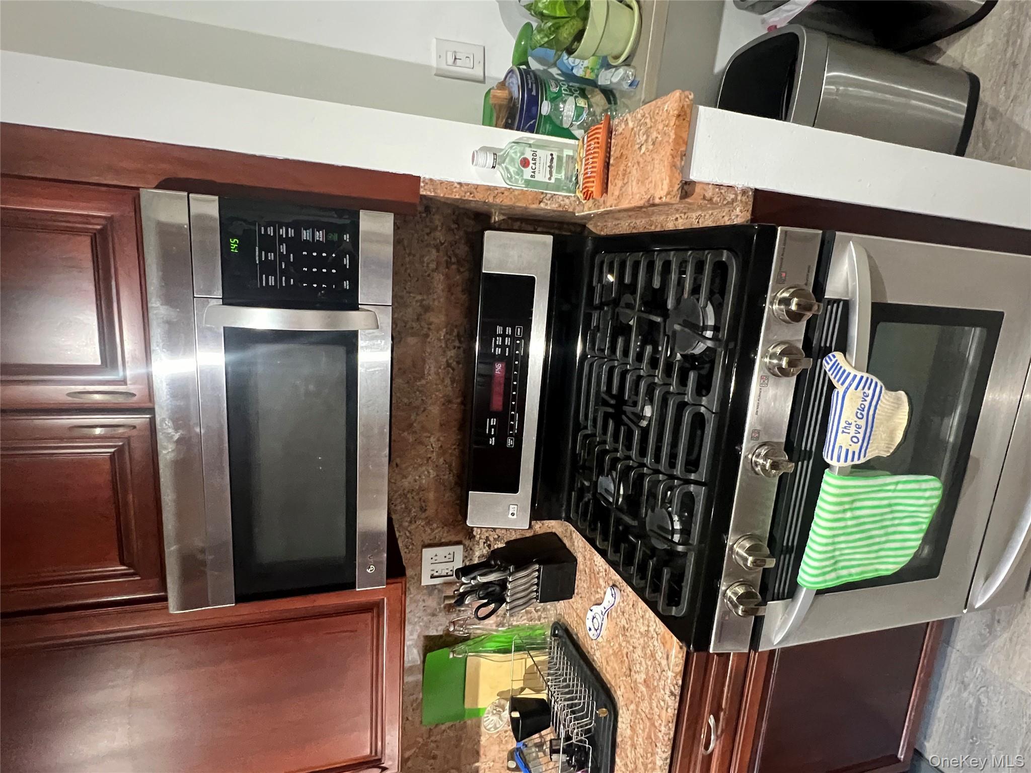 #6 photo, 2080 Barnes Avenue, Bronx , NY 10462