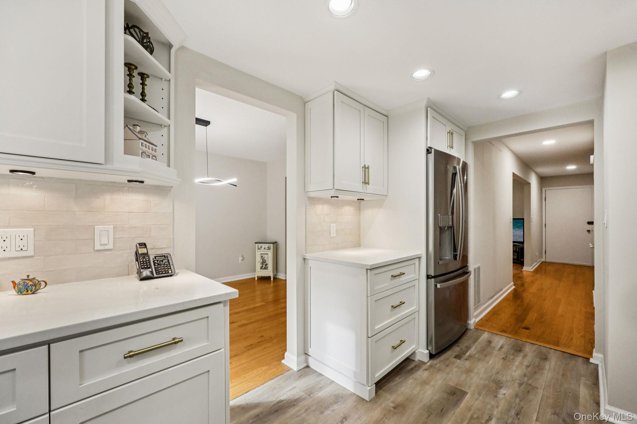 #11 photo, 18 Somerset Drive, Suffern , NY 10901