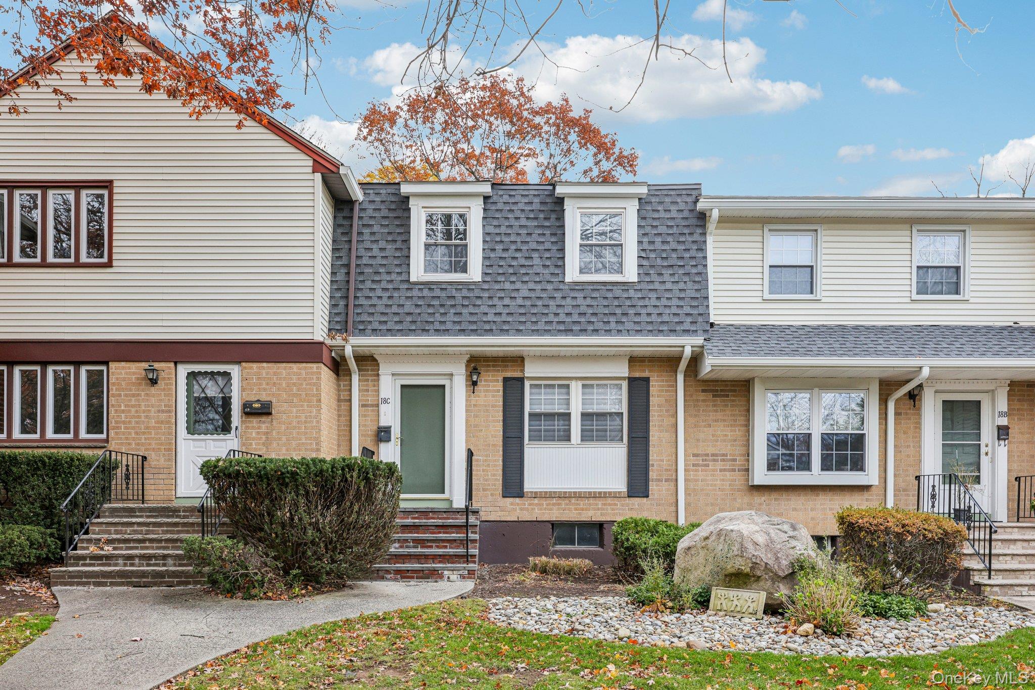 #2 photo, 18 Somerset Drive, Suffern , NY 10901