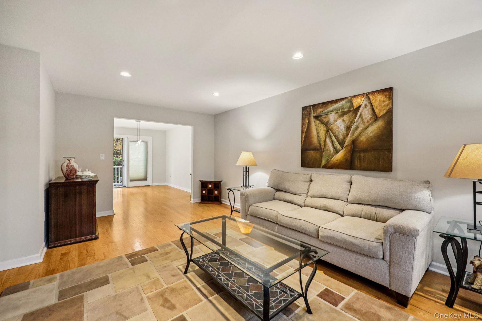 #5 photo, 18 Somerset Drive, Suffern , NY 10901