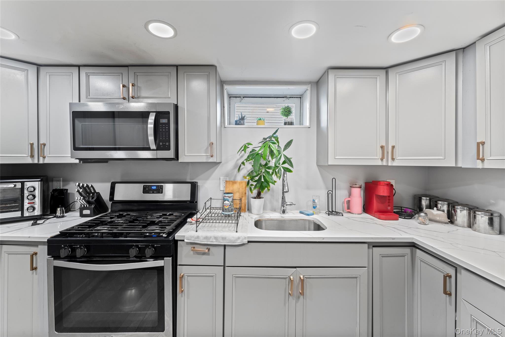 #20 photo, 1258 North Avenue, Beacon , NY 12508