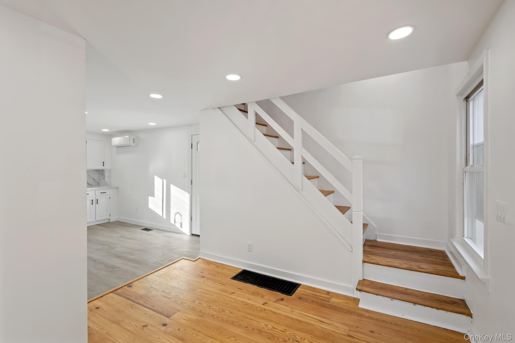 #10 photo, 195 E Village Road, Tuxedo Park , NY 10987