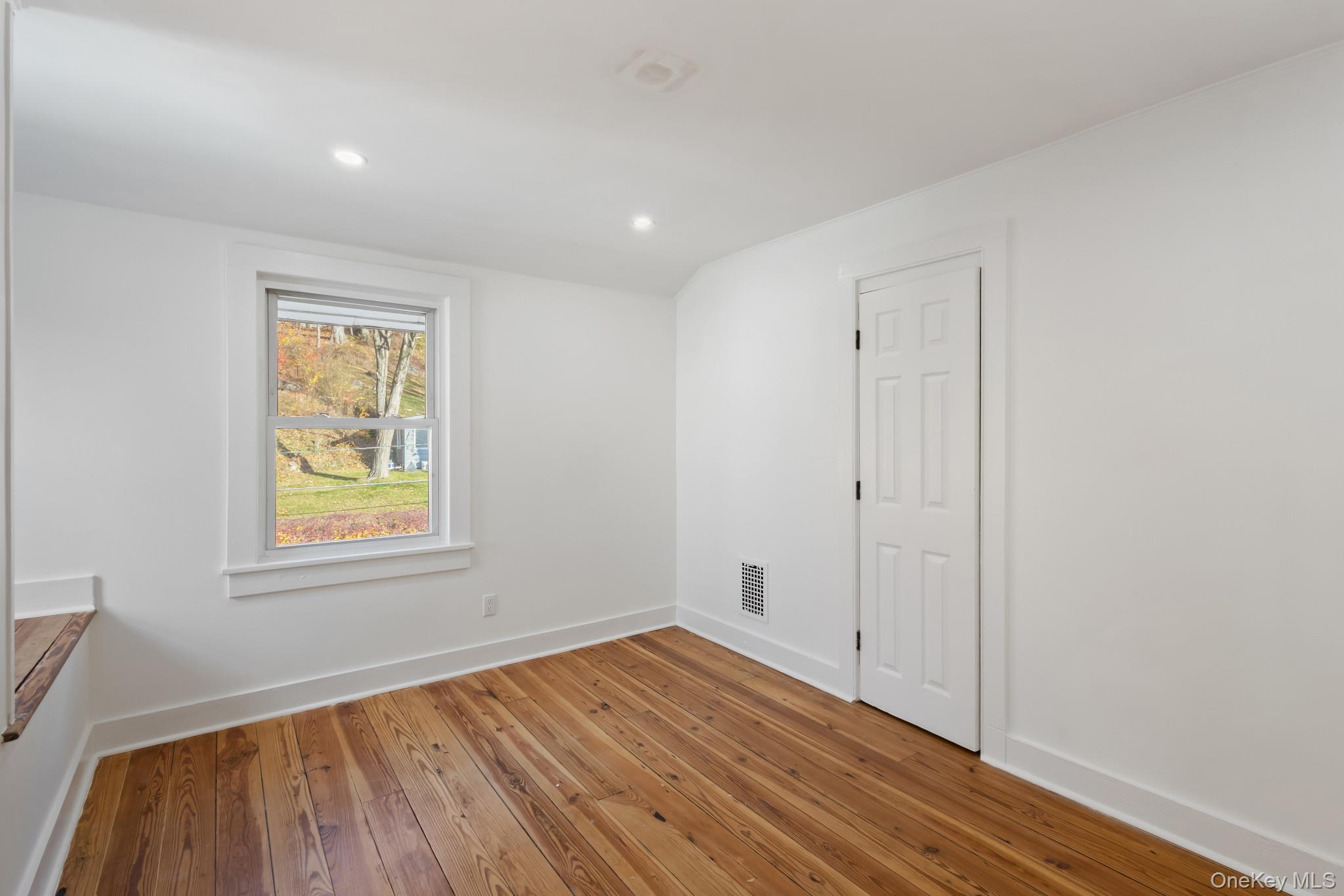 #15 photo, 195 E Village Road, Tuxedo Park , NY 10987