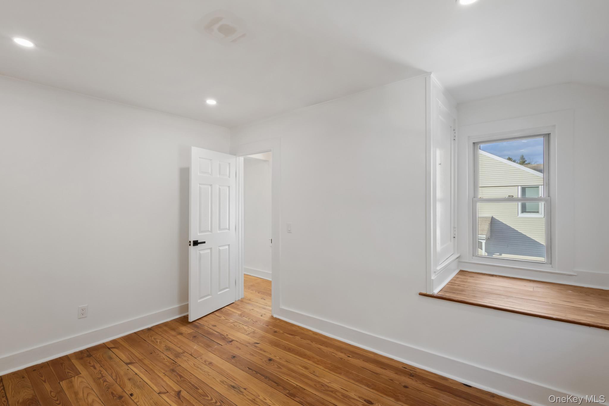 #16 photo, 195 E Village Road, Tuxedo Park , NY 10987