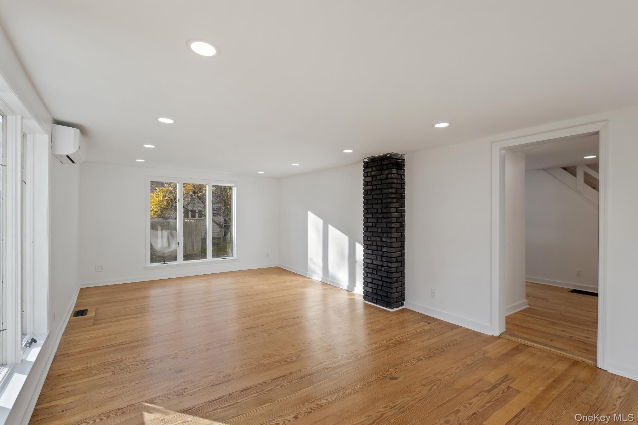 #6 photo, 195 E Village Road, Tuxedo Park , NY 10987