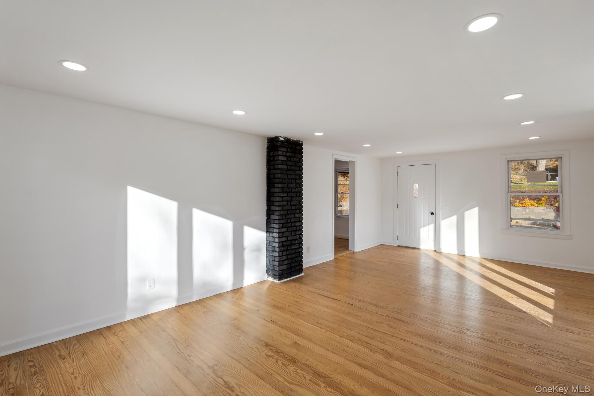 #7 photo, 195 E Village Road, Tuxedo Park , NY 10987