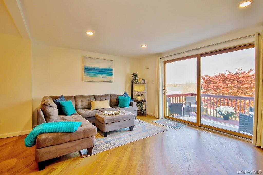 #10 photo, 902 Williamsburg Drive, Mahopac , NY 10541