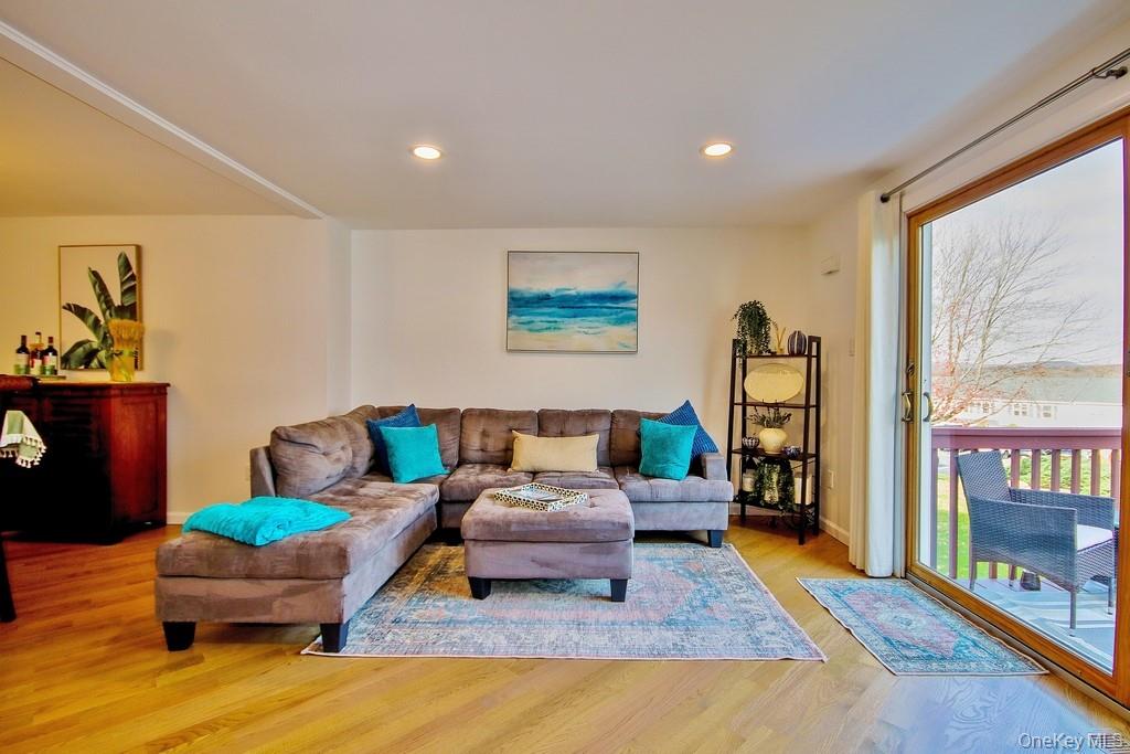 #11 photo, 902 Williamsburg Drive, Mahopac , NY 10541