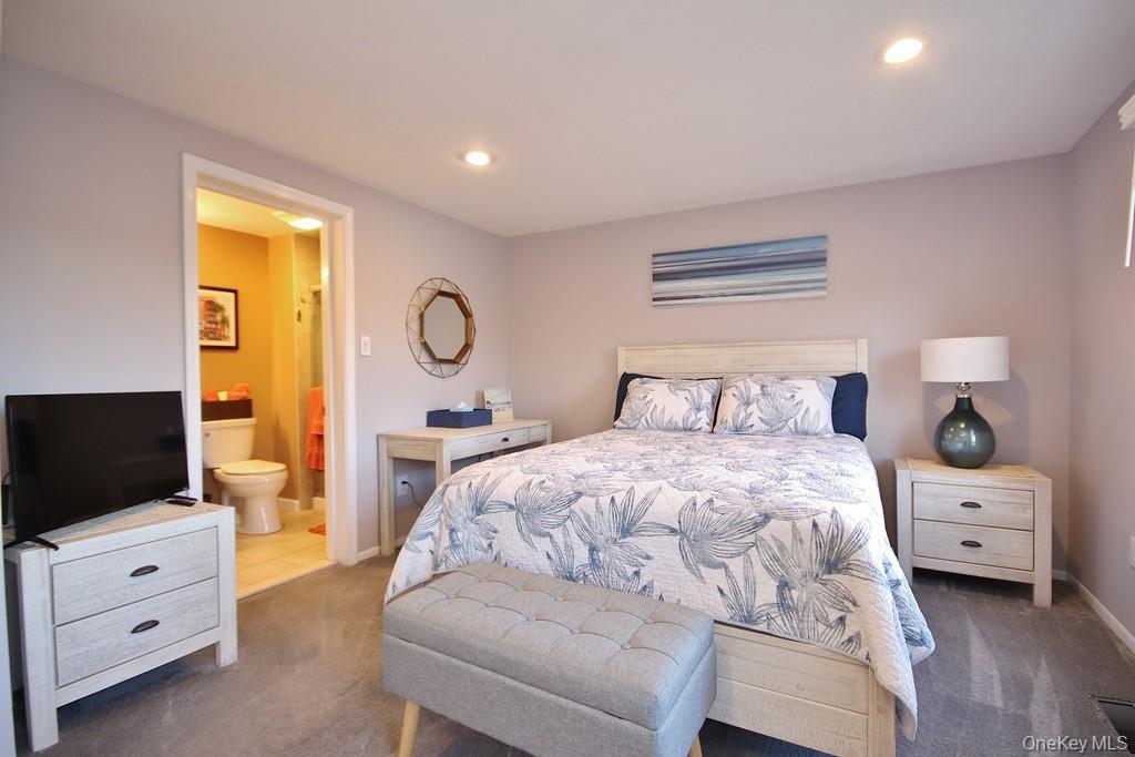 #18 photo, 902 Williamsburg Drive, Mahopac , NY 10541