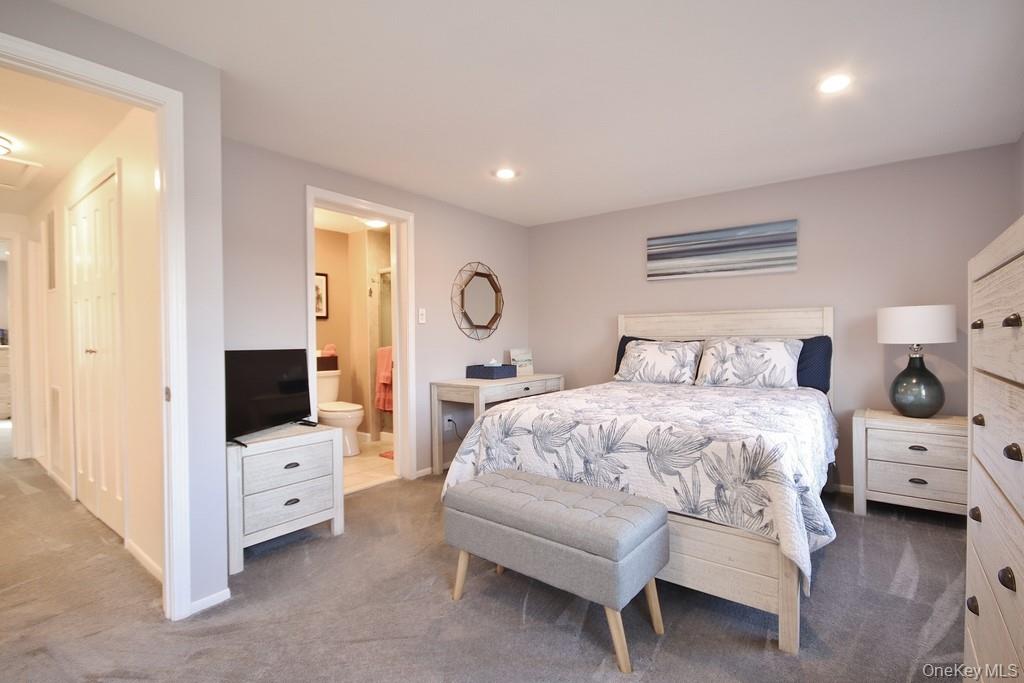 #20 photo, 902 Williamsburg Drive, Mahopac , NY 10541