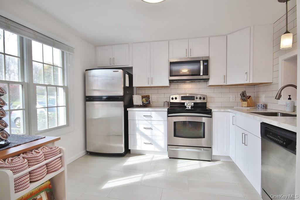 #3 photo, 902 Williamsburg Drive, Mahopac , NY 10541