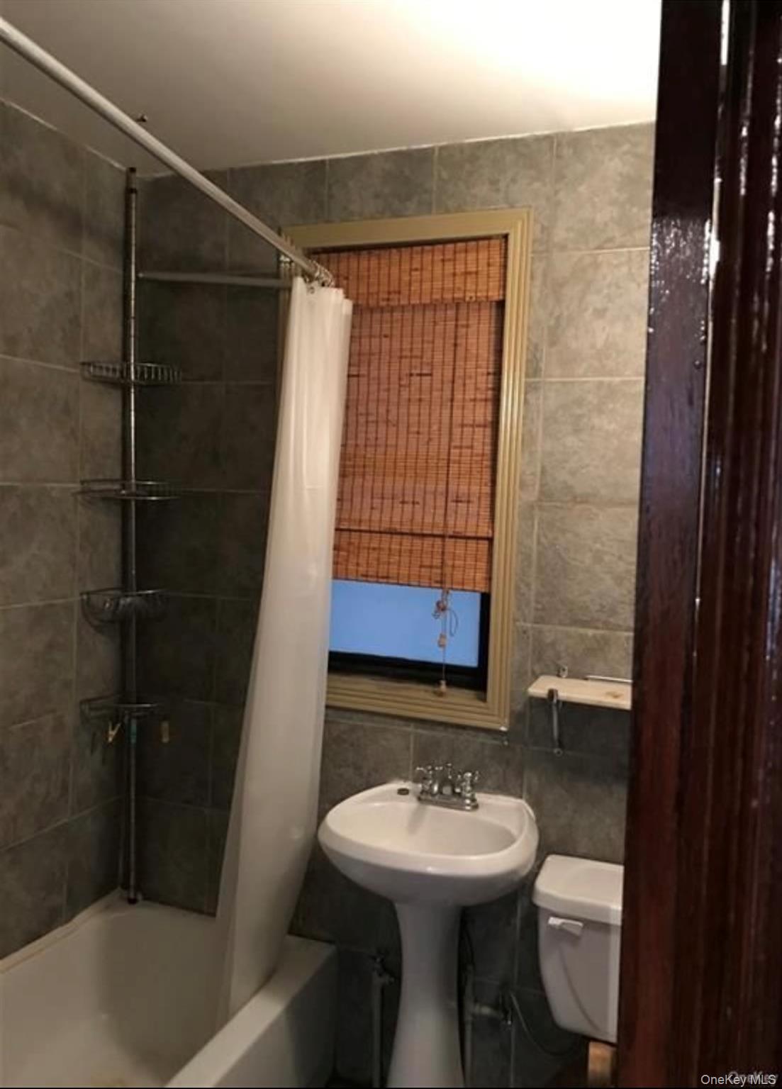 #3 photo, 740 S Oak Drive, Bronx , NY 10467