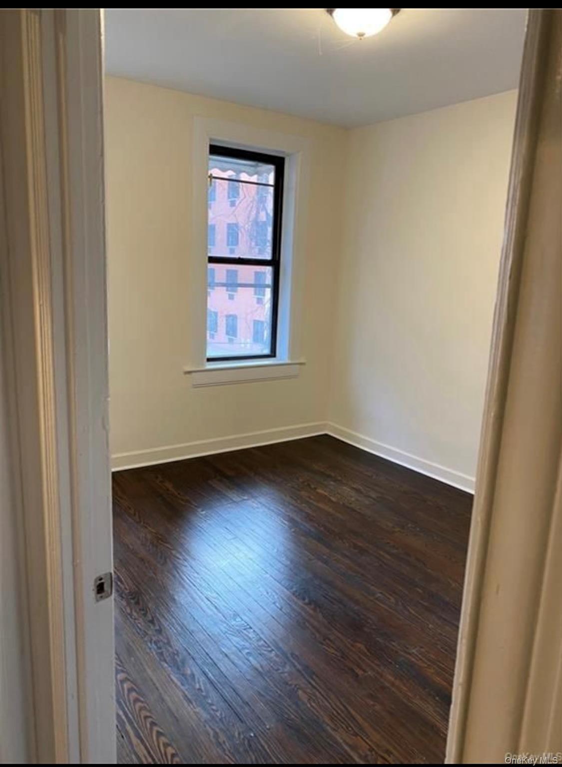 #4 photo, 740 S Oak Drive, Bronx , NY 10467