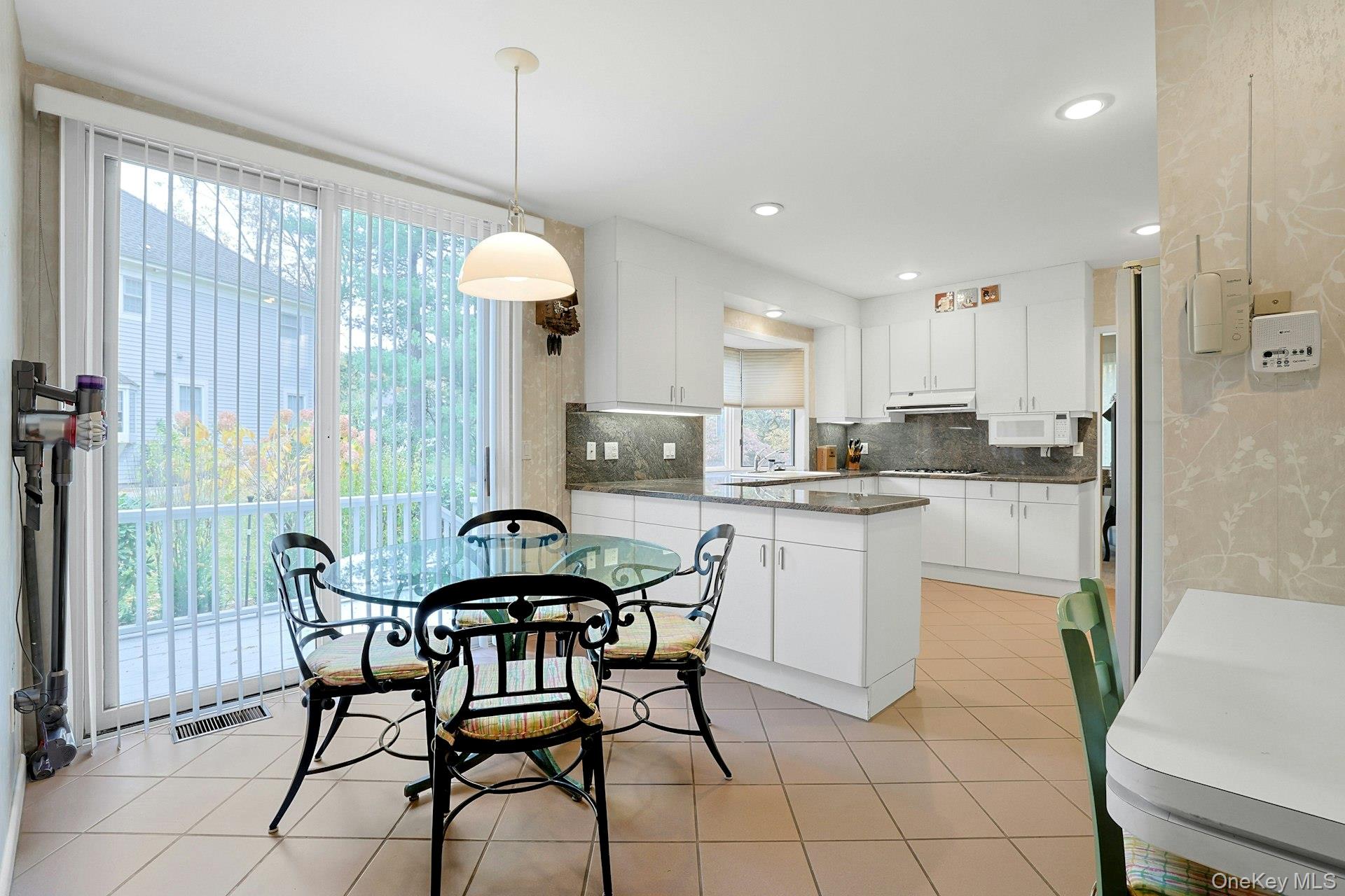 #6 photo, 44 Westfield Road, White Plains , NY 10605