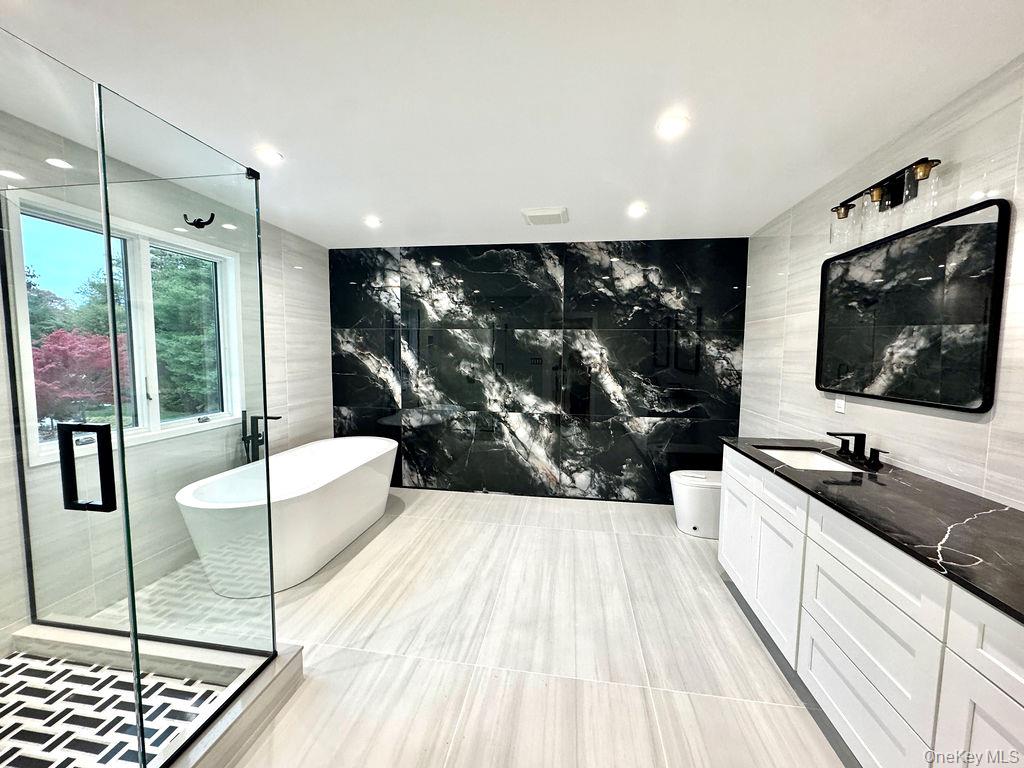 #12 photo, 6 Clearmeadow Court, Woodbury , NY 11797