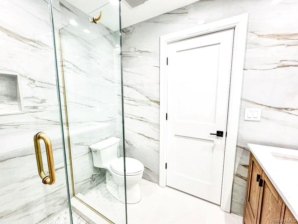 #18 photo, 6 Clearmeadow Court, Woodbury , NY 11797